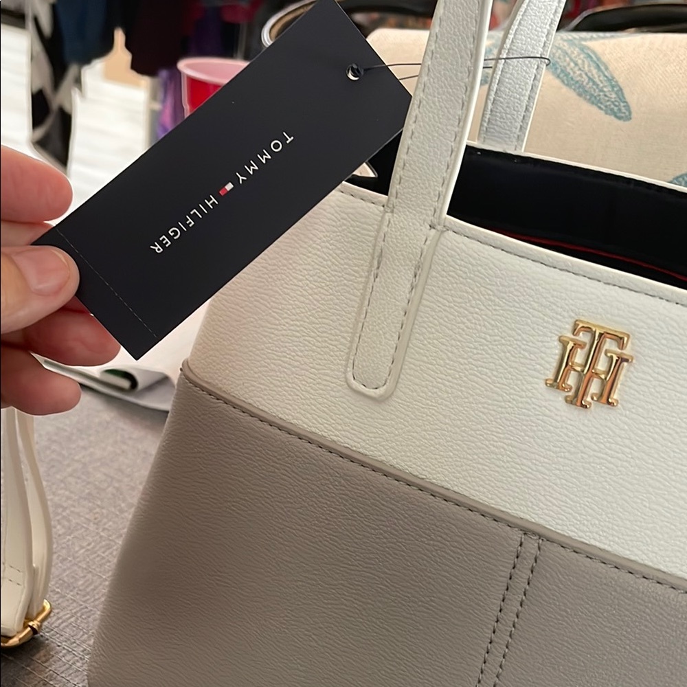 Tommy Hilfiger White and Gray Satchel - Picture 3 of 9